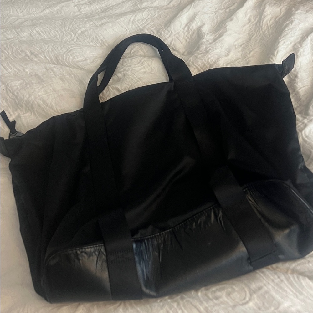 Lululemon Fast Track Duffel - Picture 3 of 3